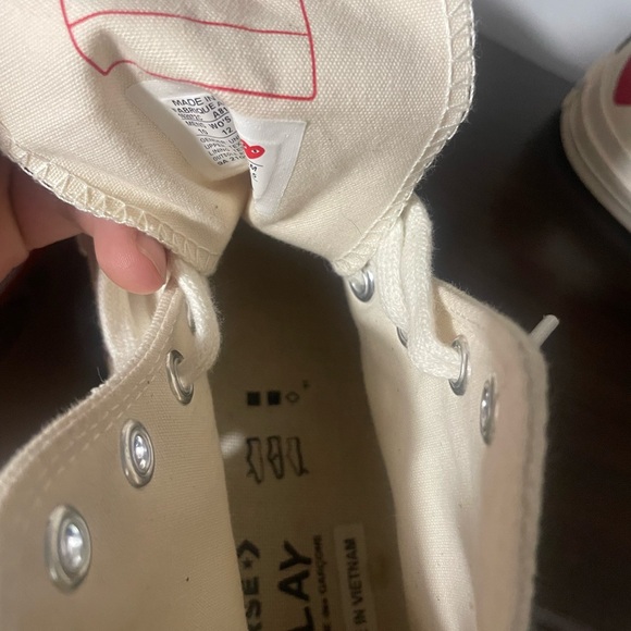 Converse - Picture 2 of 4